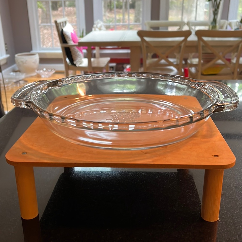 Anchor Ovenware - Deep Dish Pie / Quiche Dish.  9 in. x 9 in.